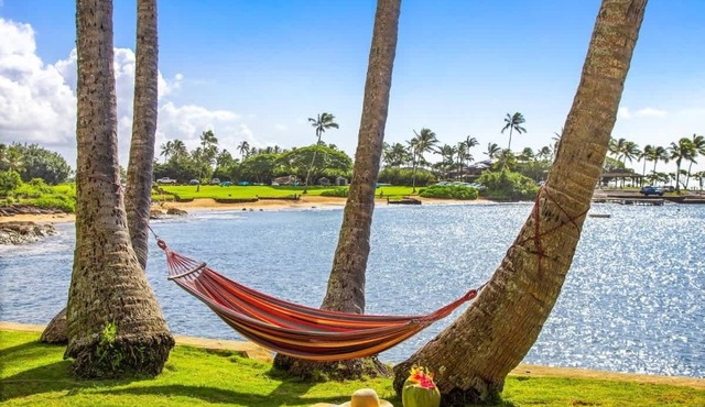 Kauai Bay House – Oceanfront w/A/C & PBAC