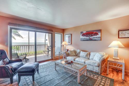 Kaunakakai Condo with Private Lanai and Ocean Views!