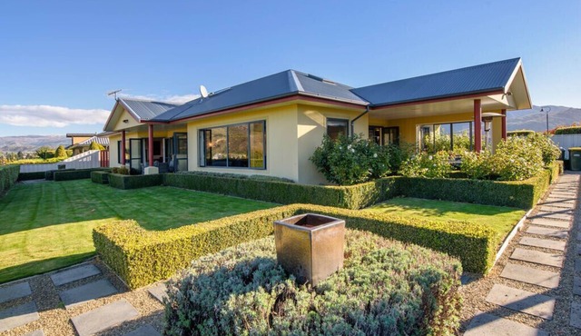 Kawarau Bay View - Cromwell Holiday Home