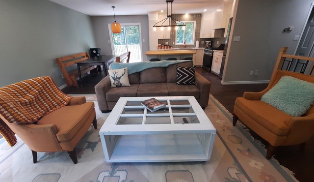 Kawartha Forest Spa Cottage w/Hot Tub & Sauna