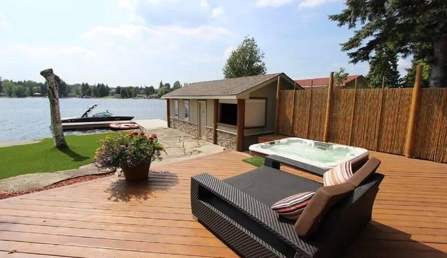 Kawartha Lakes Waterfront, Hot Tub & Steam Room