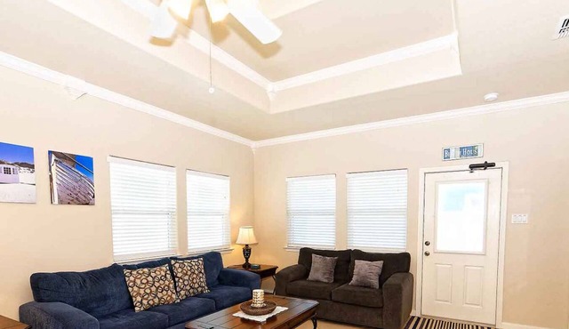 Kayak & Fishing Equipment Storage! Ground floor 2/2 , Garage access, All size dogs OK,