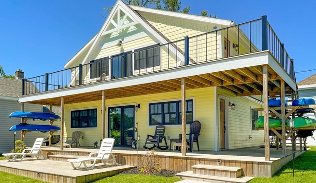 Kayak Shack: 1st Floor, Waterfront Lake House, Boat Dock