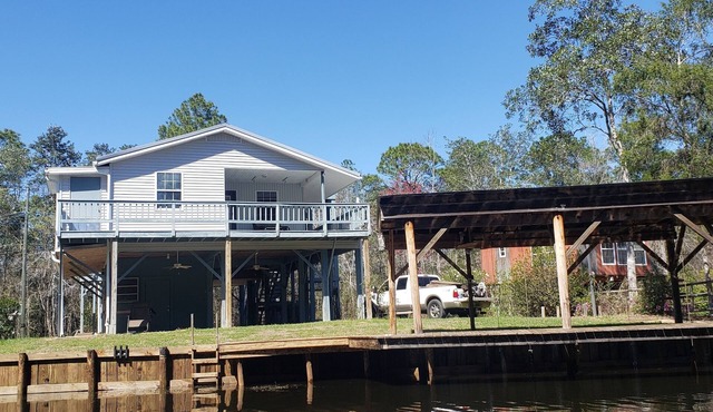 Kayaking paradise! Bring your boat Has boat dock!