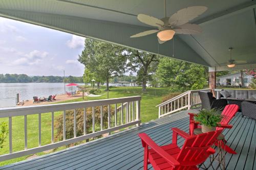 Kayaks & Dock: Lakefront Hot Springs Hideaway