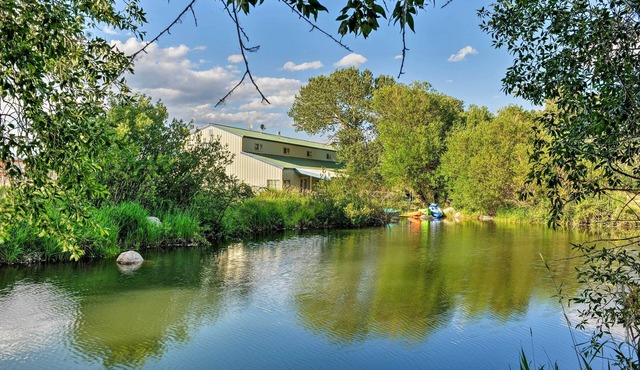 Kayaks & Views: Yellowstone River Lodge in Clark