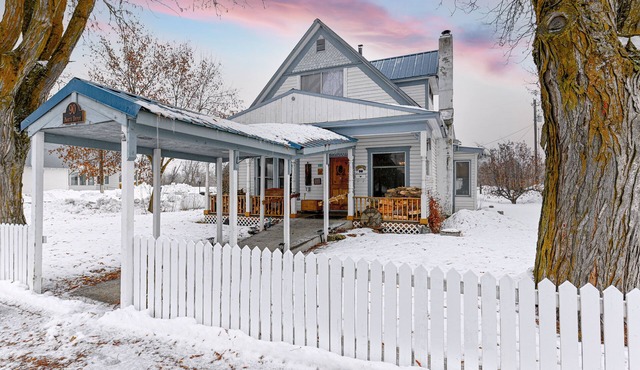 Kay’s Country Place. Dog Friendly.