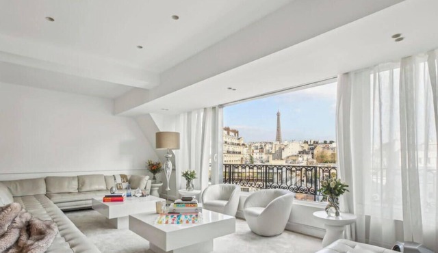 KAZA BELLA - Trocadero, amazing Eiffel tower view