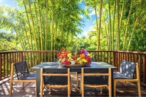 KBM Resorts FREE CAR Residences at Napili Bay Massive 3-Bedroom Condo 30 seconds from Napili Bay NPG-C11