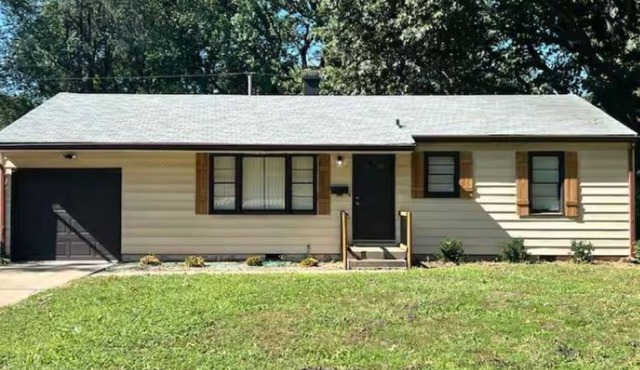 KC Family Retreat Modern, Safe & Spacious Minutes to Arrowhead & Downtown