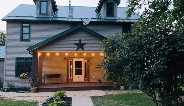 KC HOUSE Cozy Country Home. Enjoy the country life!