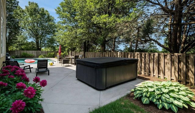 KC Oasis: Pool, Hot Tub, Sauna