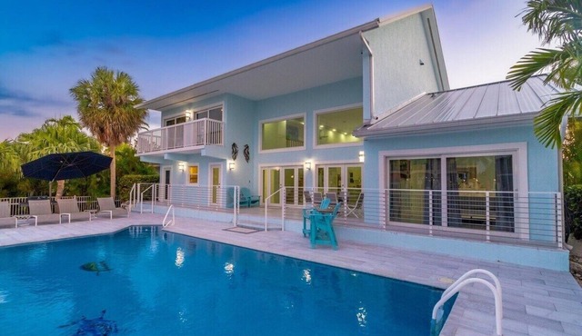 KCB~Aqua Vista~ Luxury Waterfront w Pool & Dock!