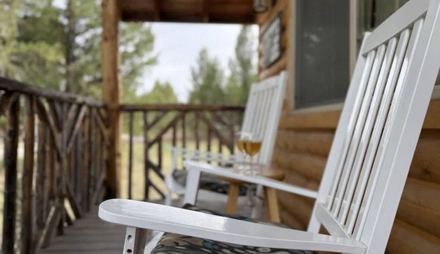 Kd Haven Cabin* 2Br, Sleeps 8, Satellite Tv, Bbq Grill, 19 Miles to Yellowstone