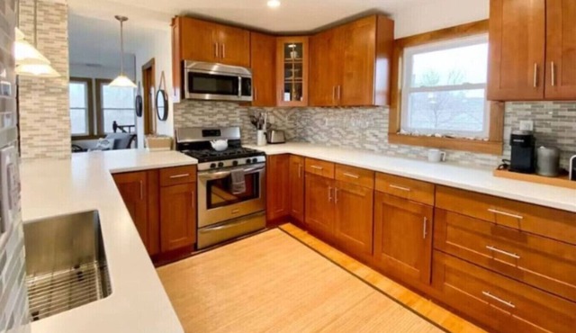 Keansburg Beach house + Hot Tub