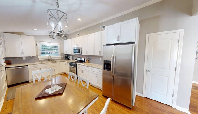 Keeneland/Airport/Downtown Tulsa Time!