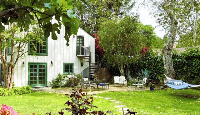 Keep Cool in the Poolside Shade at a Charming Encino House
