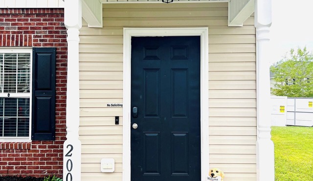 Keep it simple at this pet friendly and centrally-located place.