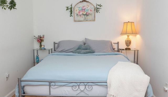 "Keep Life Simple" -Blue Door- Basement Apartment