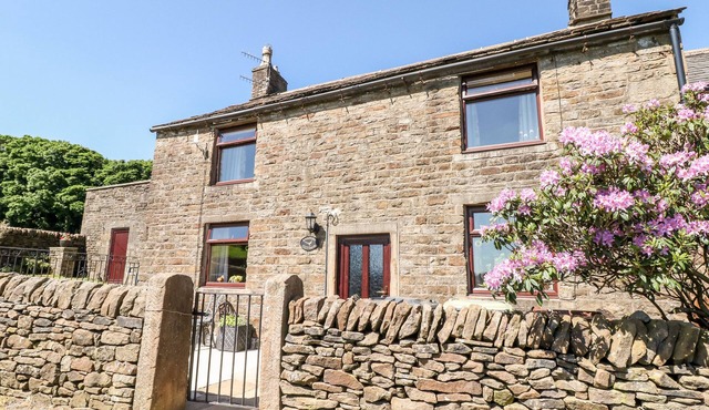KEEPERS COTTAGE, family friendly in Chapel-En-Le-Frith