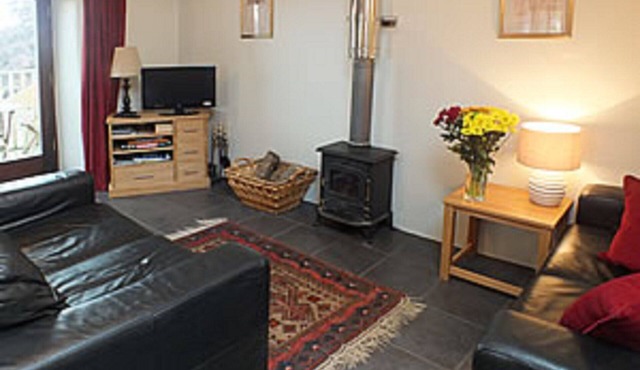 Keepers Cottage - sleeps 2 adults, 2 children and your dogs