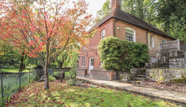 KEEPER’S HOUSE, family friendly, with a garden in Hollingbourne