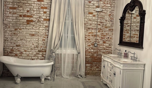 Keeping It Small Town~ Charming restored studio Historic District of Plaquemine