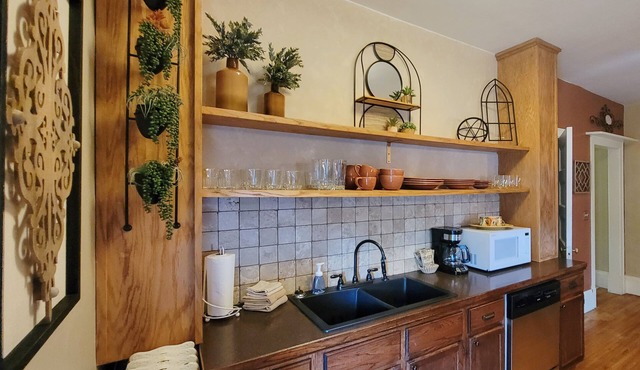 Kees & Colburn Suite | Historic Cotton Mansion