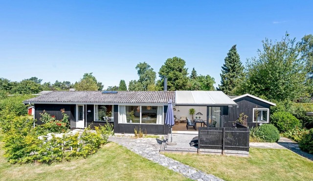 "Keke" - 120m from the sea by Interhome