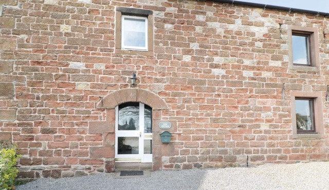 KELD COTTAGE, pet friendly, with open fire in Penrith