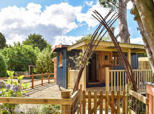 Keldholme Shepherds Hut - Uk37158