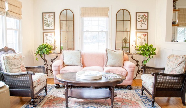 Kelly Cottage-Lovely Light Filled Home in Downtown Charlottesville - Extended Stay