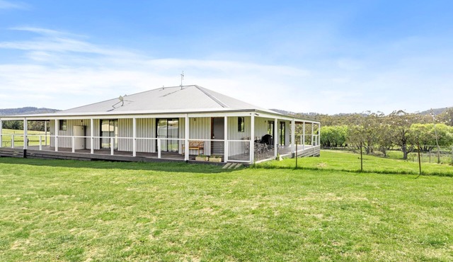Kelly Creek Farm - Tolmie - Sleeps 10