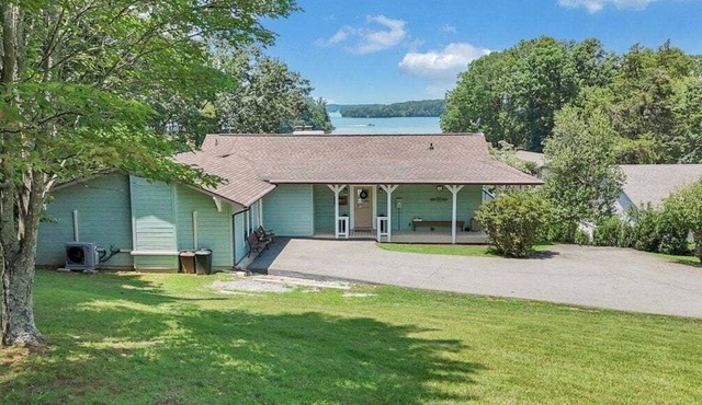 Kelly Kove - Beach Area Sleeps 14, Private Dock, Pet Friendly