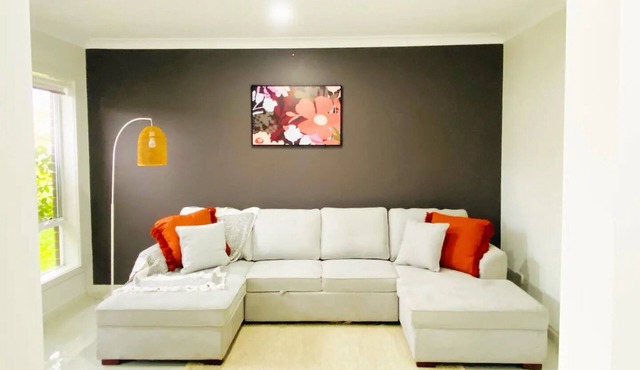 Kellyville 5Br-Closed to Shops, Parks and School