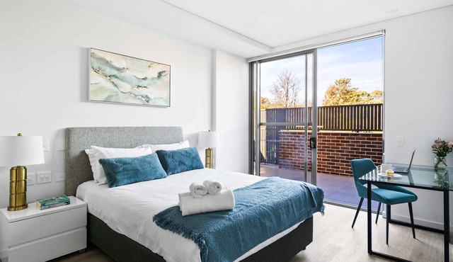 Kellyville Retreat with Balcony and Parking