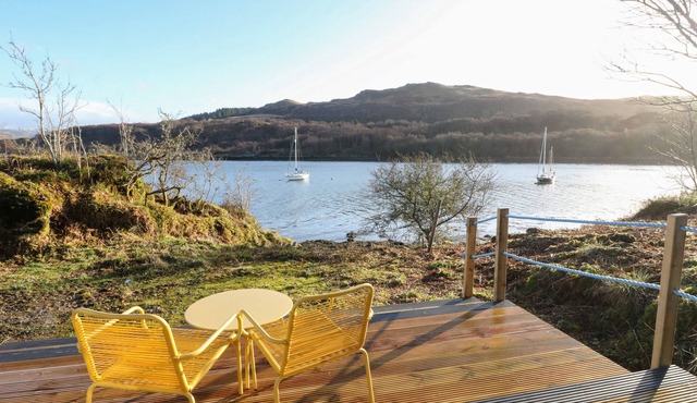 KELPIE, pet friendly, country holiday cottage in Ardfern