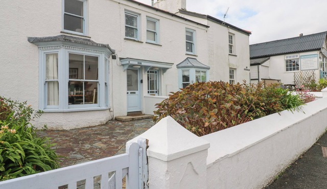 KELSEY, family friendly, character holiday cottage in Portscatho