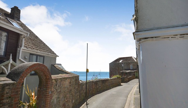 Kelvin House - sleeps 9 guests in 4 bedrooms