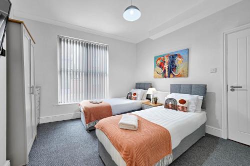 Kemble House - Air Host & Stay - 5 Bedroom, 5 Bathroom - Sleeping 10