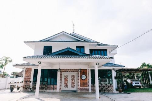 Kempas - 21 Pax Villa, Near Paradigm Mall JB