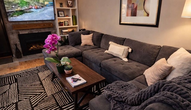Ken Caryl Luxury Town House