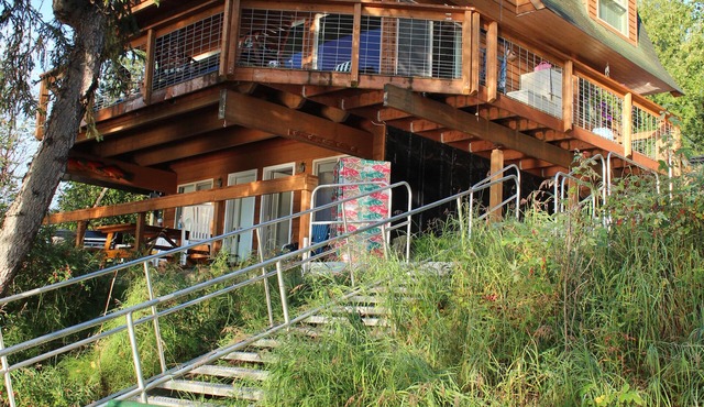 Kenai Riverfront Chalet Centrally Located On The Kenai Peninsula