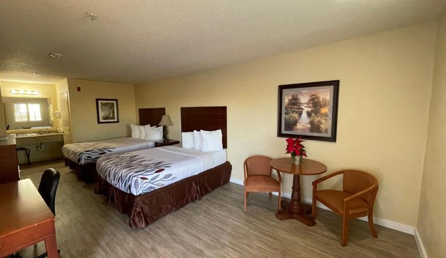 Kenedy Inn and Suites