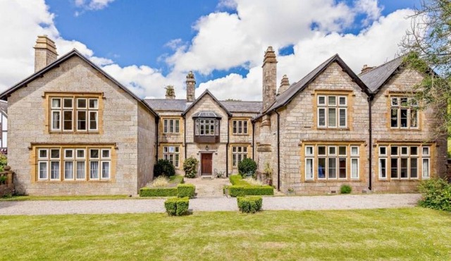 Kenegie Manor Court - Apartment with Heated Pool in Grade II listed Manor House