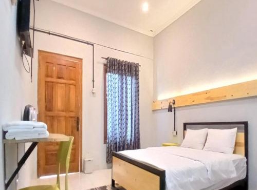 Kenewae Living Near Alun-alun Wonosari Mitra RedDoorz