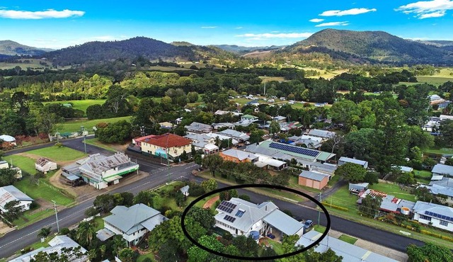 Kenilworth House offering 2 Suites