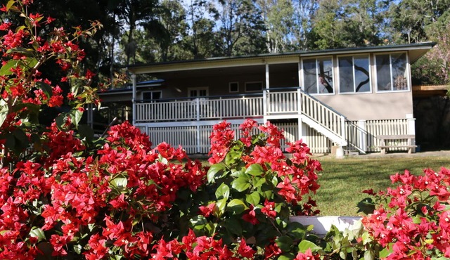 Kenilworth River Oaks on Mary River - Pet friendly