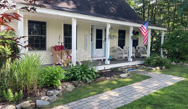Kennebunk gem! Centrally located, private home, walk to town, kid friendly!