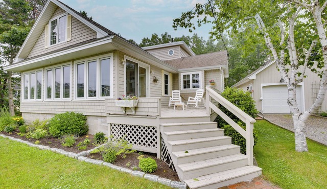 Kennebunkport Getaway w/Grill: Walk to Beach!